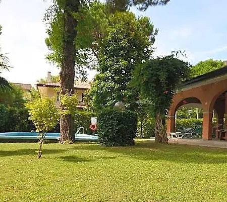 Private Paradise - Exclusive With Stunning Outdoor Pool